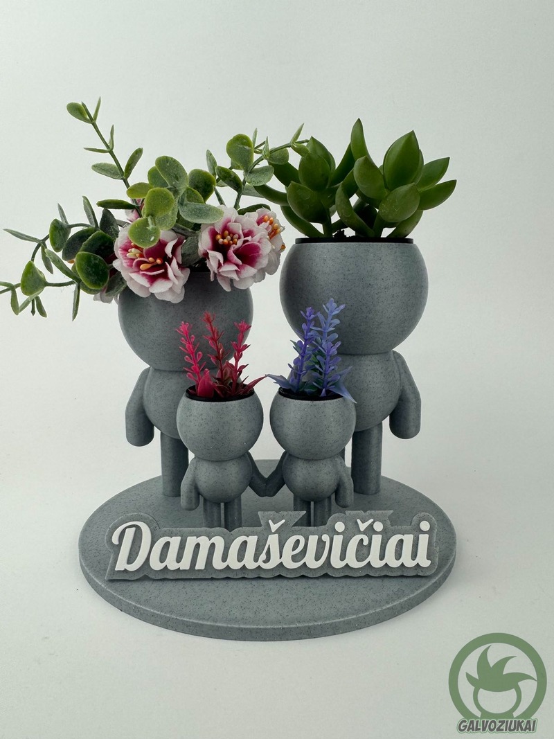 GALVOZIUKAS – Šeima su dviem vaikais ( su pavarde )