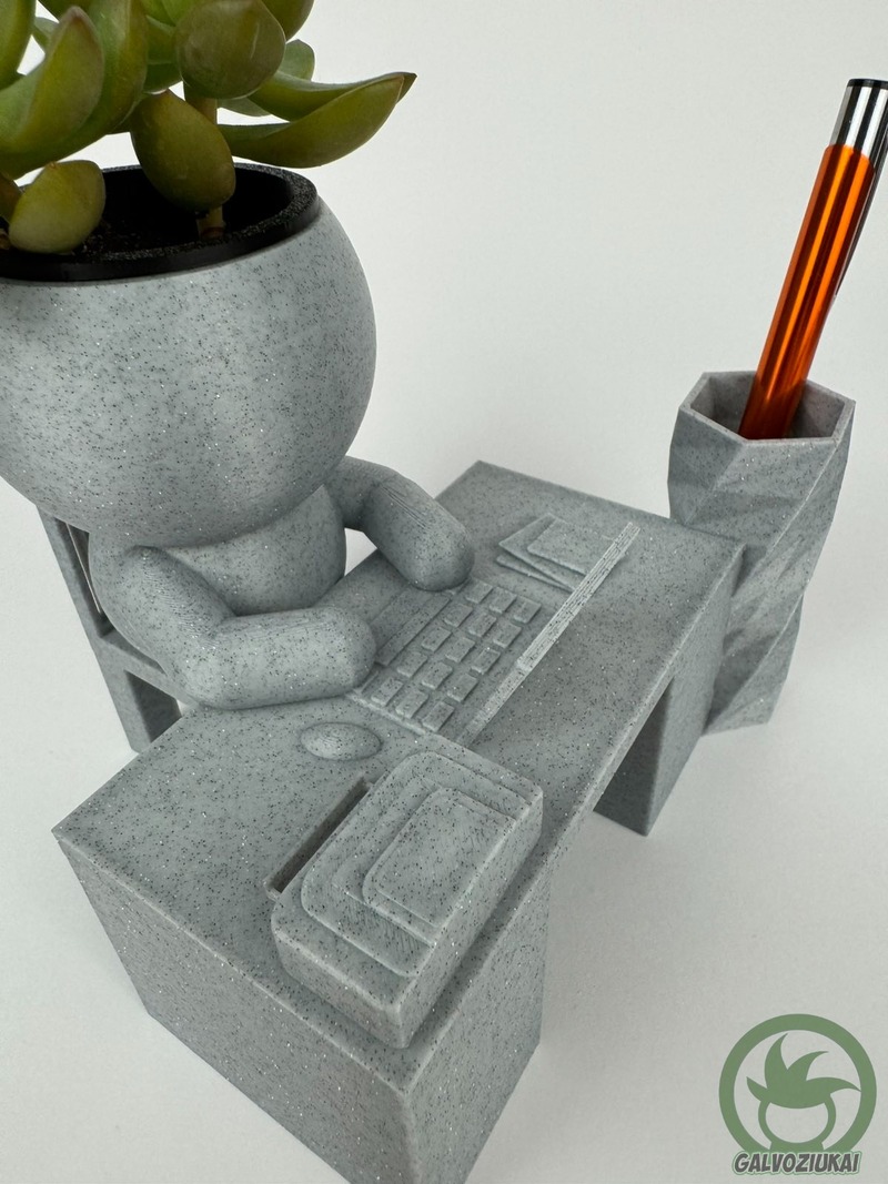 GALVOZIUKAS – Ofisiukas su pieštukine - Image 4