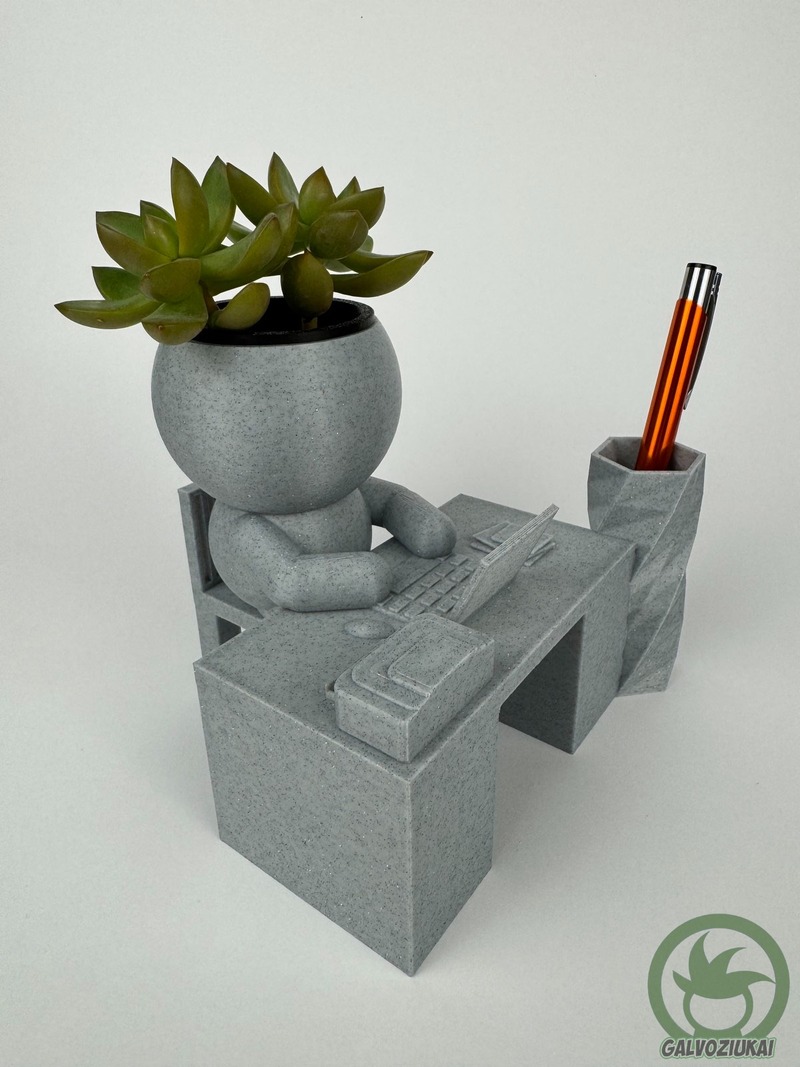 GALVOZIUKAS – Ofisiukas su pieštukine