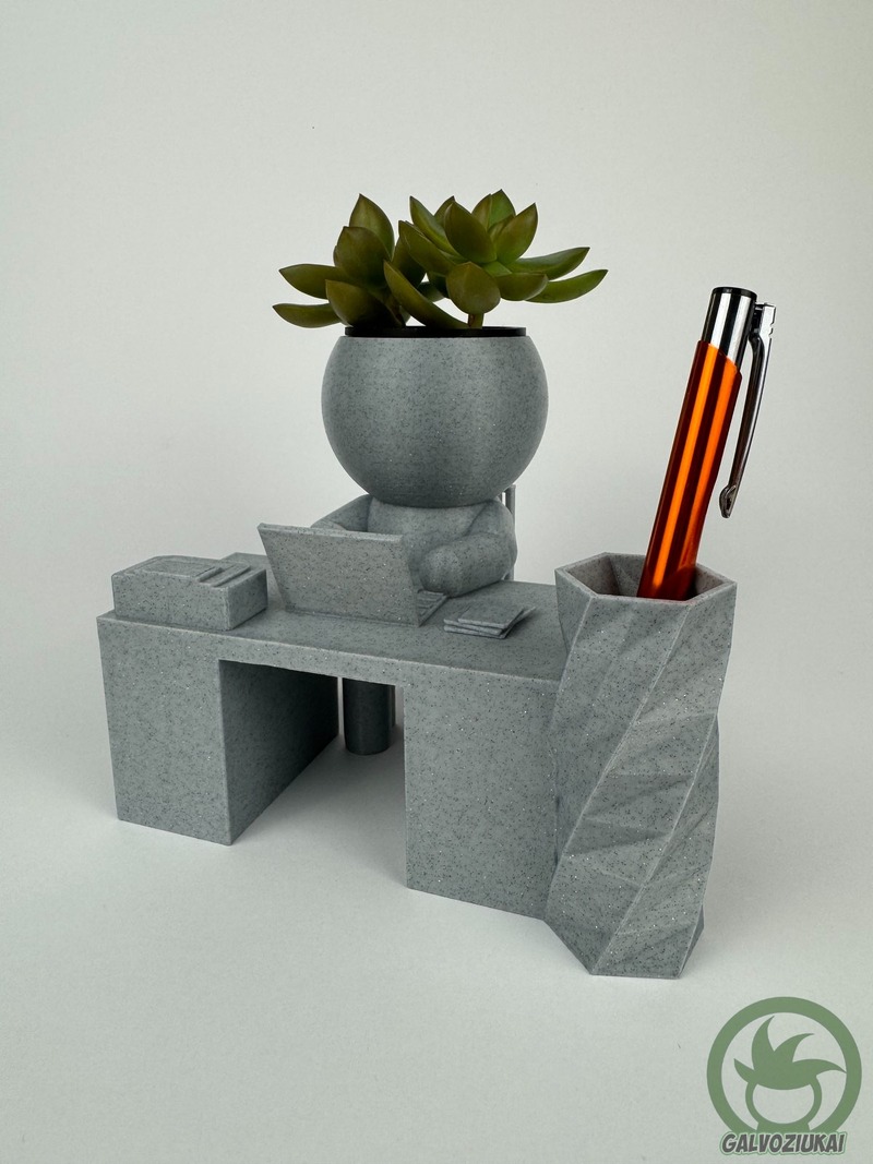 GALVOZIUKAS – Ofisiukas su pieštukine - Image 3